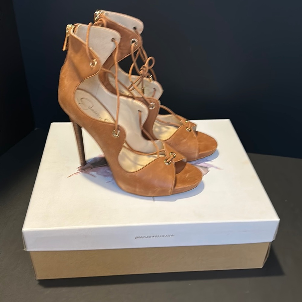 NEW- Jessica Simpson Stiletto Women’s size 7 Brown/camel & Gold. NIB z
